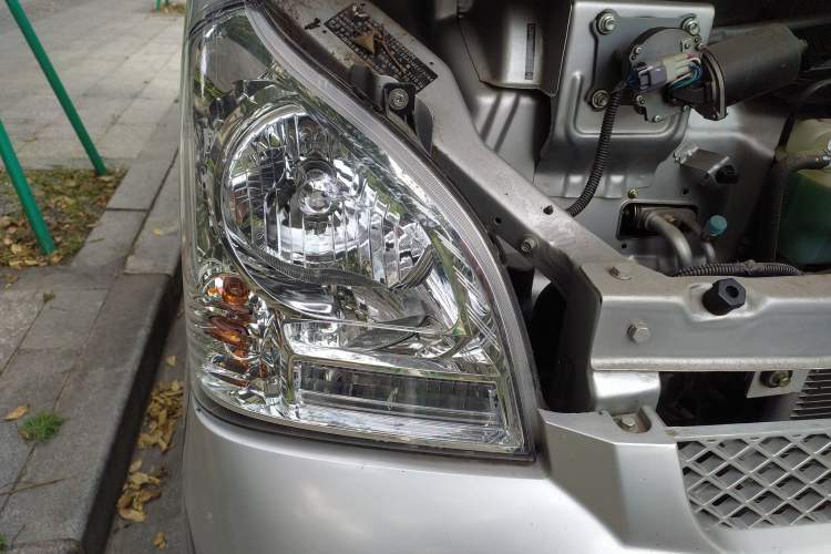 Used Wuling Rongguang 2021 1.5L Extended Basic Version L3C Right Front Headlight