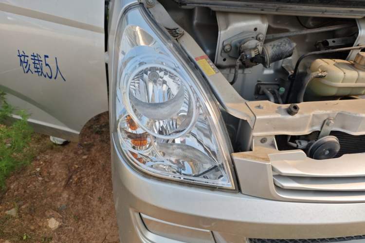 Used Wuling Rongguang 2021 1.2L S Base Model 5-Seater LSI Right Front Headlight