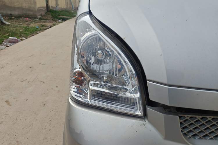 Used Wuling Rongguang 2021 1.5L Extended Basic Enclosed-Window Vehicle 2 Seats L3C Right Front Headlight