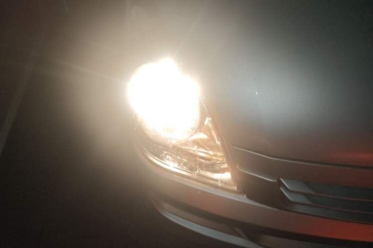 Used Wuling Rongguang 2021 1.2L S Base 7-Seater LSI Right Front Headlight