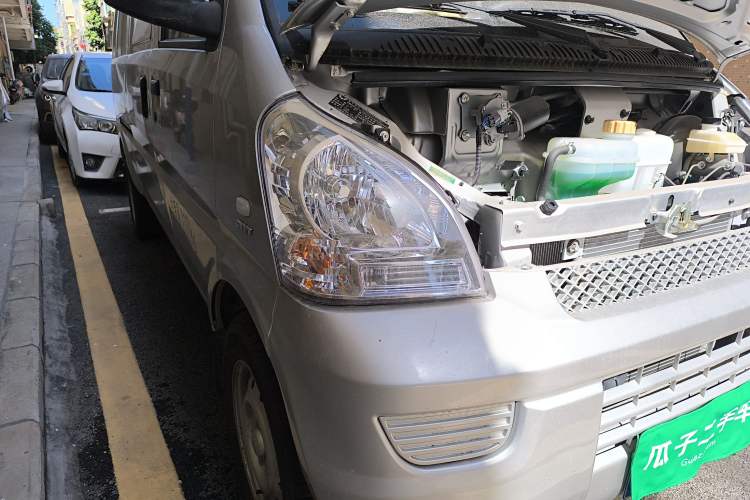Used Wuling Rongguang 2021 1.5L Extended Standard-Size Window-Sealed Vehicle Air-Conditioned 2-Seater L3C Right Front Headlight