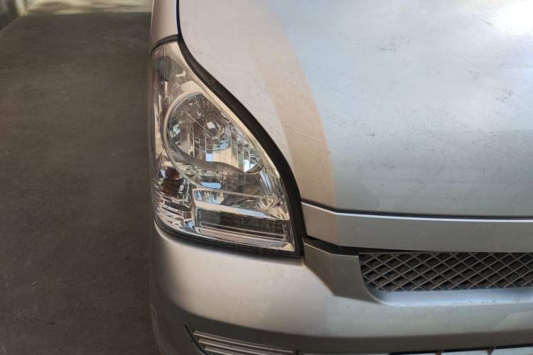 Used Wuling Rongguang 2021 1.5L Extended Standard Model Enclosed-Window Vehicle, Air-Conditioned Version, 5-seater LAR Right Front Headlight