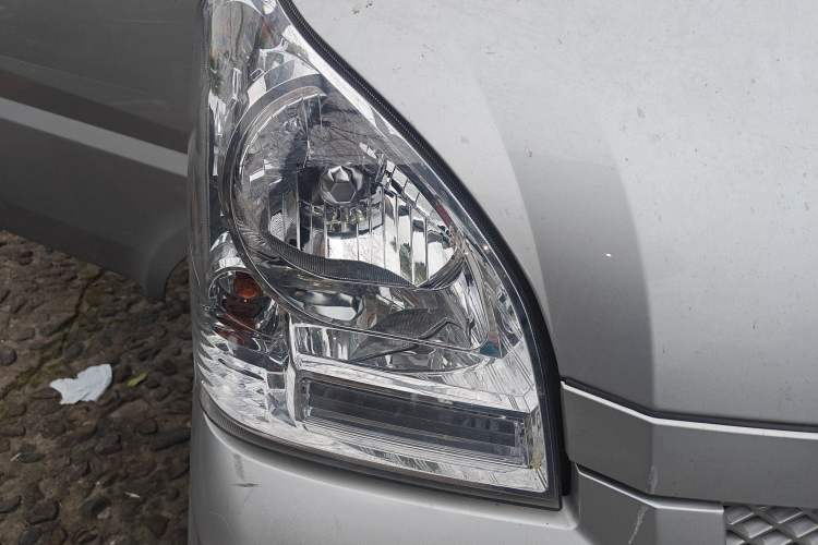 Used Wuling Rongguang 2021 1.5L Extended Standard Version with Air Conditioning – L3C Right Front Headlight