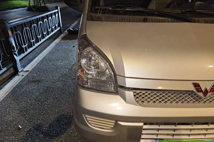 Used Wuling Rongguang 2021 1.5L Extended Standard Version with Air Conditioning – L3C Right Front Headlight