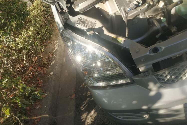 Used Wuling Rongguang 2021 1.5L Extended Basic Window-Sealed 5-Seat L3C Car Right Front Headlight