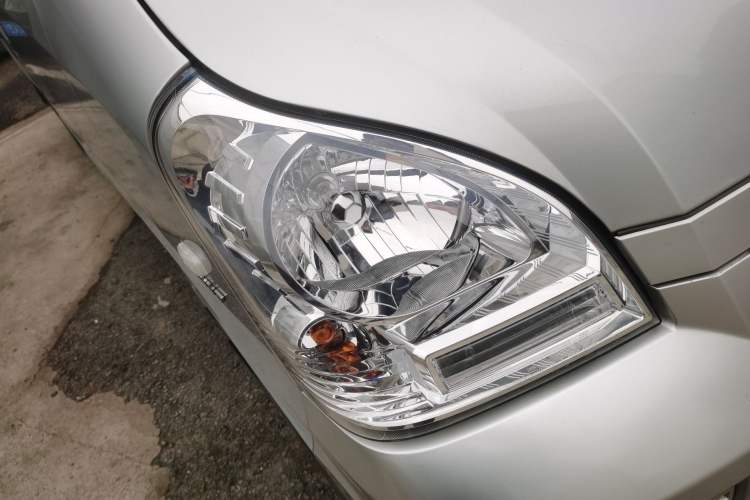 Used Wuling Rongguang 2021 1.5L Extended Standard Version with Air Conditioning – L3C Right Front Headlight