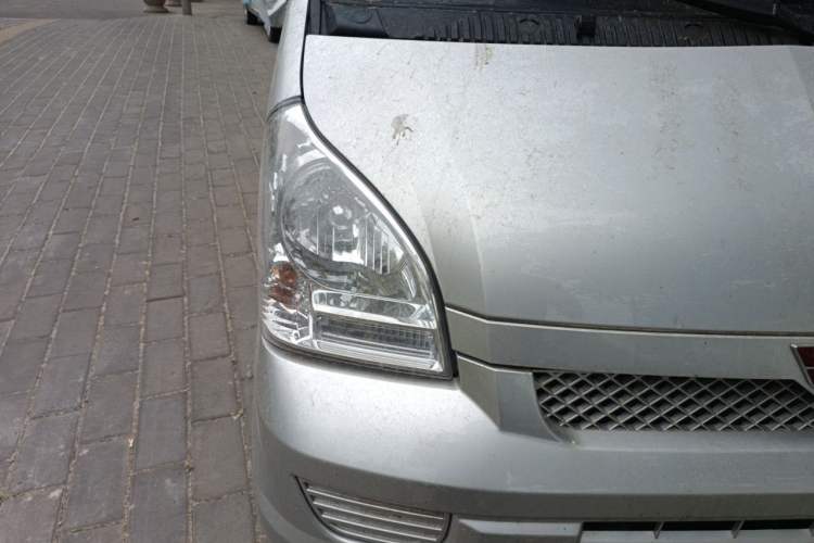 Used Wuling Rongguang 2021 1.5L Extended Basic Version L3C Right Front Headlight