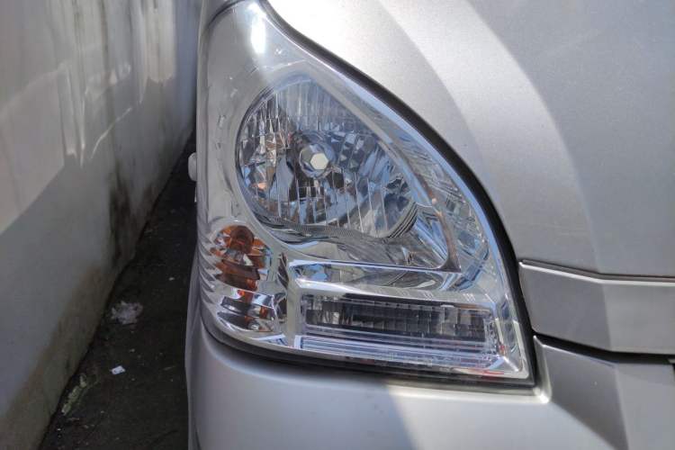 Used Wuling Rongguang 2021 1.5L Extended Standard Version with Air Conditioning – L3C Right Front Headlight