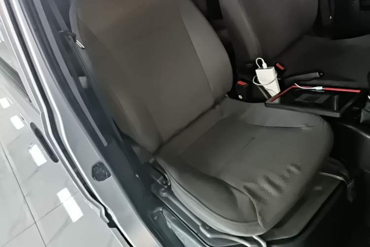 Used Wuling Rongguang 2021 1.5L Extended Basic Version L3C Right Front Seat