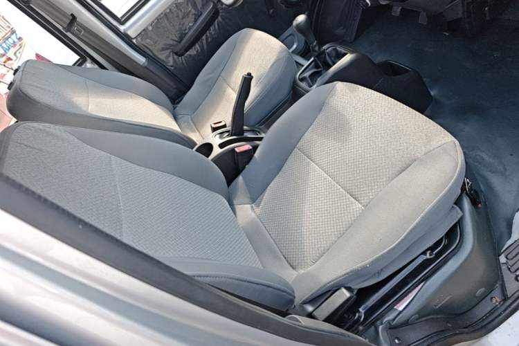 Used Wuling Rongguang 2021 1.5L Extended Basic Model LAR Right Front Seat