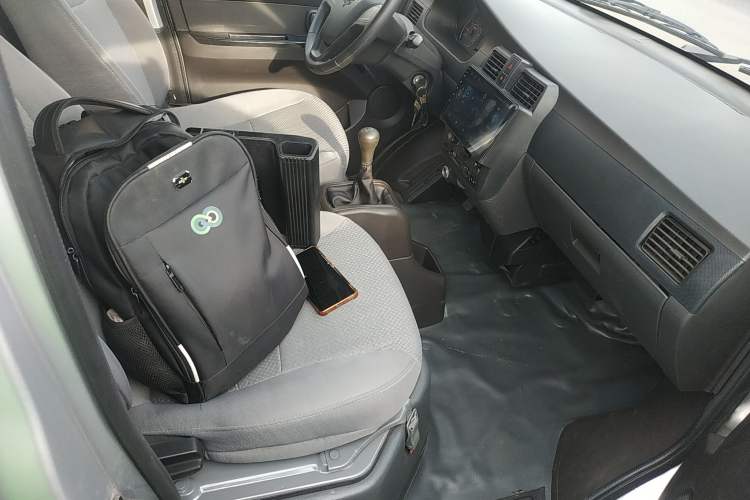 Used Wuling Rongguang 2021 1.5L Extended Standard-Size Enclosed Window Vehicle Power-Assist Version 2 Seats L3C Right Front Seat