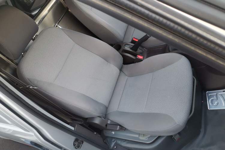 Used Wuling Rongguang 2021 1.5L Extended Basic Enclosed-Window Vehicle 2 Seats L3C Right Front Seat
