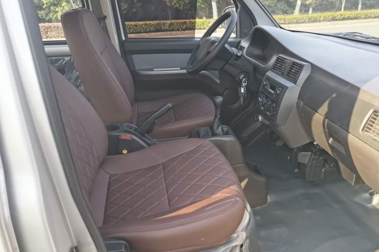 Used Wuling Rongguang 2021 1.5L Extended Standard Version with Air Conditioning – L3C Right Front Seat