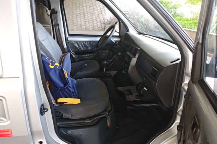 Used Wuling Rongguang 2021 1.5L Extended Basic Model Enclosed-Window Vehicle, 2-seater LAR Right Front Seat