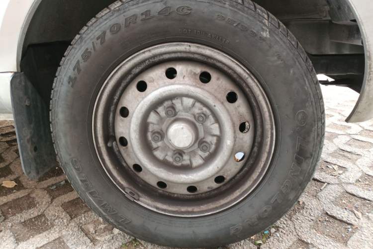 Used Wuling Rongguang 2021 1.5L Extended Basic Enclosed-Window Vehicle 2 Seats L3C Right Front Wheel Hub
