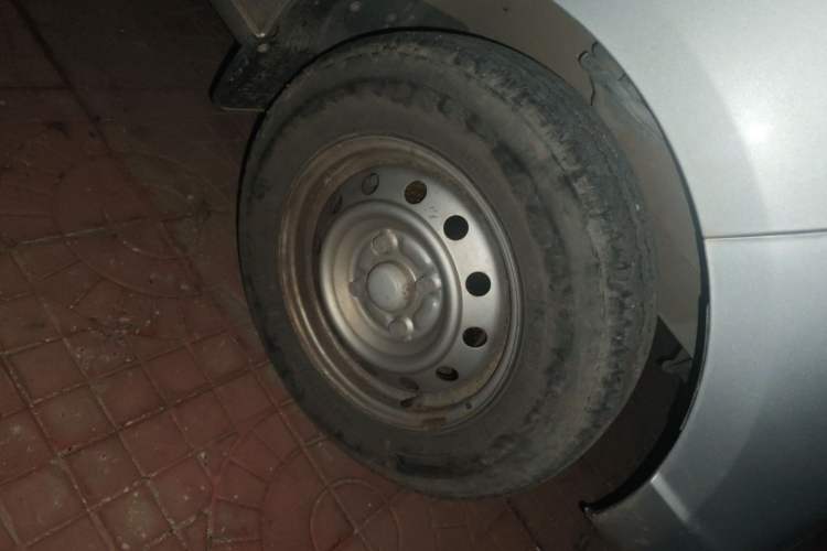 Used Wuling Rongguang 2021 1.2L S Base 7-Seater LSI Right Front Wheel Hub