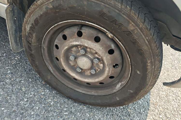 Used Wuling Rongguang 2021 1.5L Extended Basic Enclosed-Window Vehicle 2 Seats L3C Right Front Wheel Hub