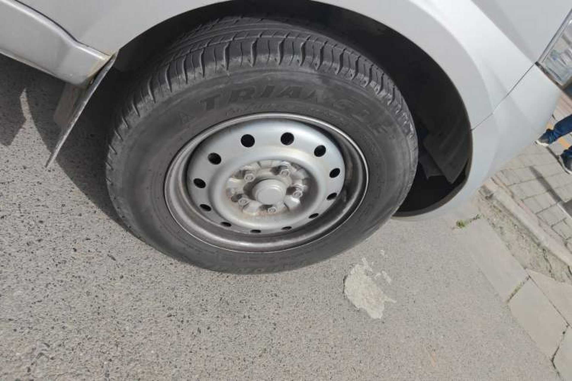 Used Wuling Rongguang 2021 1.5L Extended Standard-Size Window-Sealed Vehicle Air-Conditioned 2-Seater L3C Right Front Wheel Hub