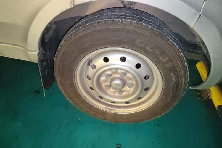 Used Wuling Rongguang 2021 1.5L Extended Standard Version with Air Conditioning – L3C Right Front Wheel Hub
