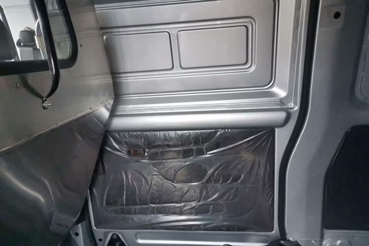 Used Wuling Rongguang 2021 1.5L Extended Basic Enclosed-Window Vehicle 2 Seats L3C Right Rear Door Interior