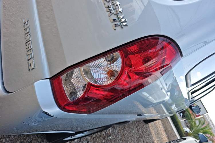 Used Wuling Rongguang 2021 1.5L Extended Basic Model LAR Right Rear Taillight