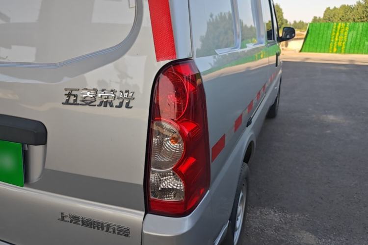 Used Wuling Rongguang 2021 1.5L Extended Basic Window-Sealed 5-Seat L3C Car Right Rear Taillight