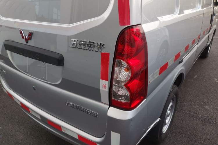 Used Wuling Rongguang 2021 1.5L Extended Basic Enclosed-Window Vehicle 2 Seats L3C Right Rear Taillight