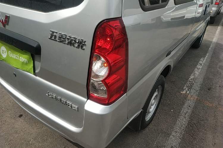 Used Wuling Rongguang 2021 1.5L Extended Basic Version L3C Right Rear Taillight