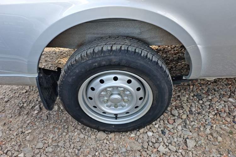 Used Wuling Rongguang 2021 1.5L Extended Basic Model LAR Right Rear Wheel Hub