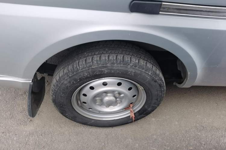Used Wuling Rongguang 2021 1.5L Extended Basic Model LAR Right Rear Wheel Hub