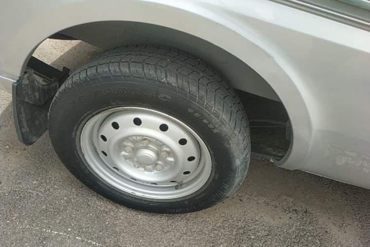 Used Wuling Rongguang 2021 1.5L Extended Basic Version L3C Right Rear Wheel Hub