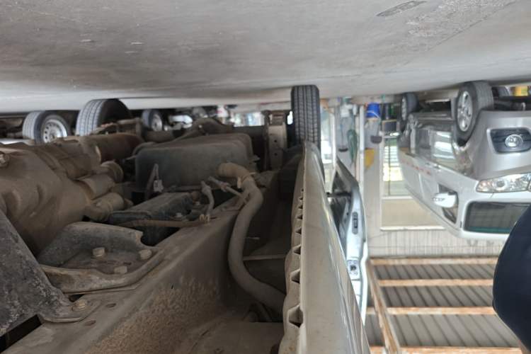 Used Wuling Rongguang 2021 1.5L Extended Basic Enclosed-Window Vehicle 2 Seats L3C Right Side Sill