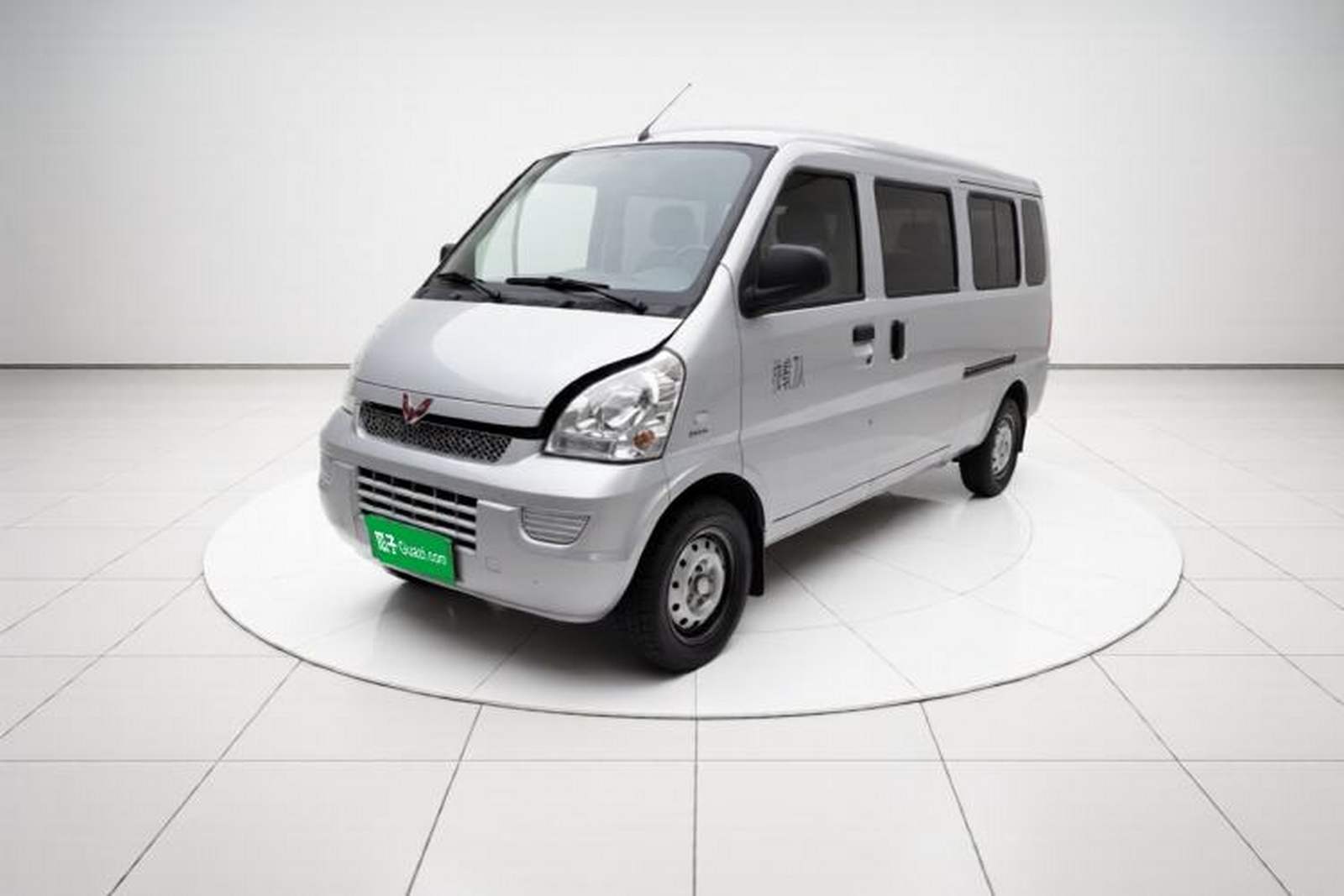 Фото Wuling с площадки