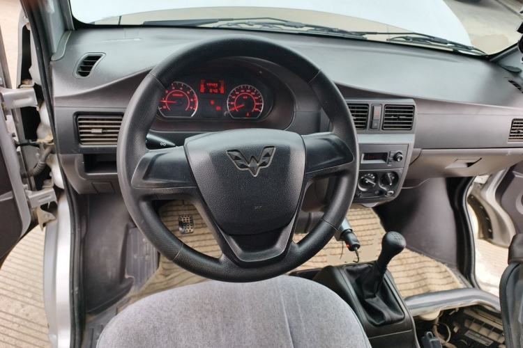 Used Wuling Rongguang 2021 1.5L Extended Standard Model Enclosed-Window Vehicle, Air-Conditioned Version, 2-seater LAR Steering Wheel