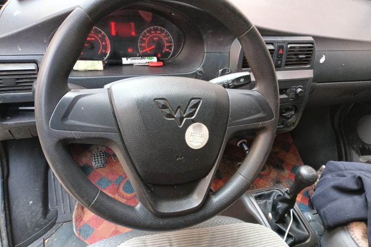 Used Wuling Rongguang 2021 1.5L Extended Basic Enclosed-Window Vehicle 2 Seats L3C Steering Wheel