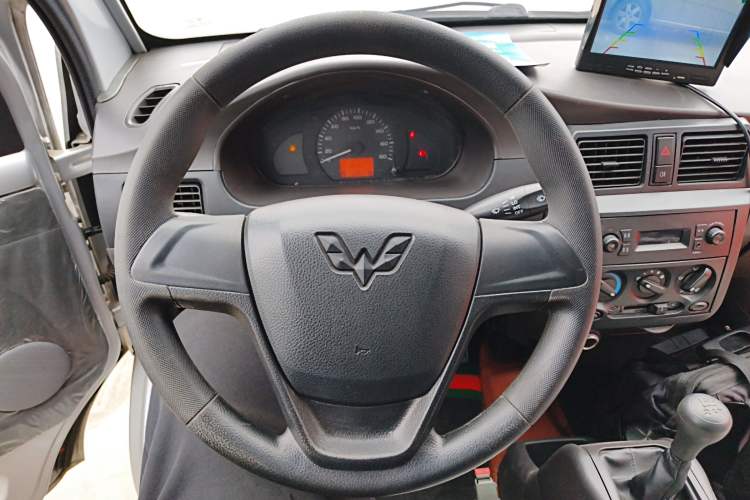 Used Wuling Rongguang 2021 1.5L Extended Basic Window-Sealed 5-Seat L3C Car Steering Wheel
