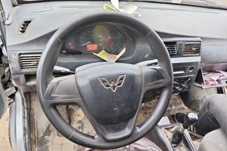 Used Wuling Rongguang 2021 1.5L Extended Basic Enclosed-Window Vehicle 2 Seats L3C Steering Wheel