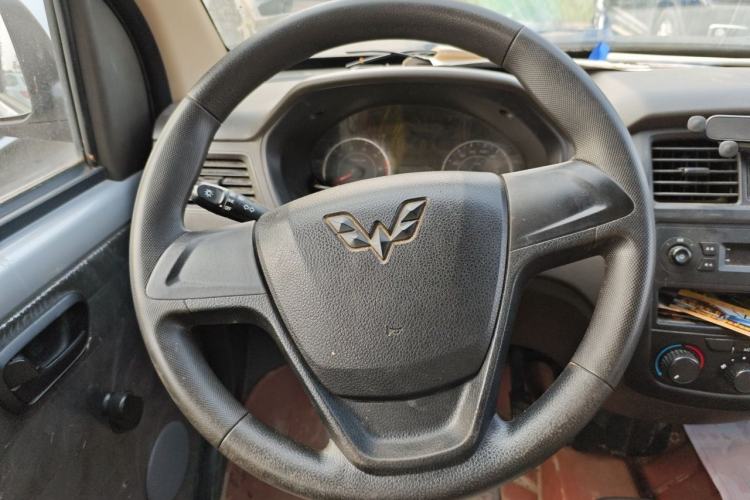Used Wuling Rongguang 2021 1.2L S Base Model 5-Seater LSI Steering Wheel