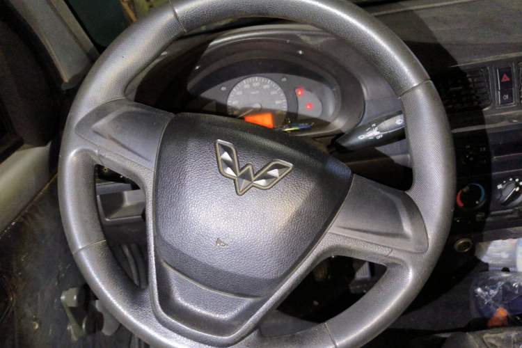 Used Wuling Rongguang 2021 1.5L Extended Basic Window-Sealed 5-Seat L3C Car Steering Wheel