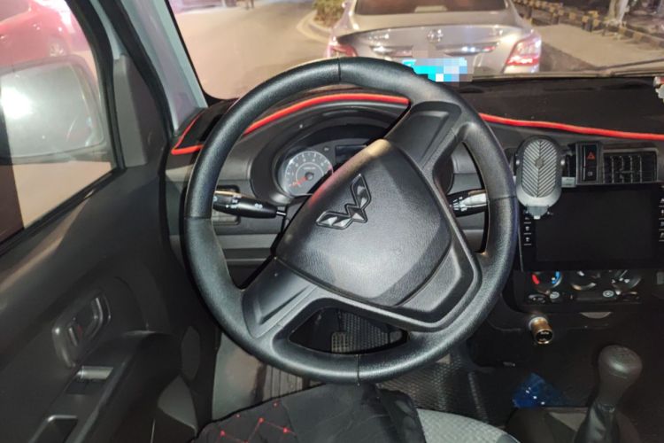 Used Wuling Rongguang 2021 1.5L Extended Standard Version with Air Conditioning – L3C Steering Wheel