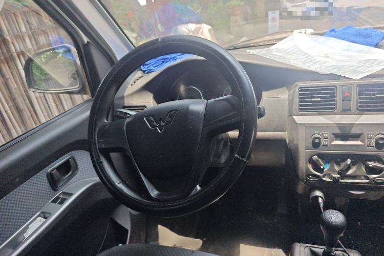 Used Wuling Rongguang 2021 1.5L Extended Standard Version with Air Conditioning – L3C Steering Wheel