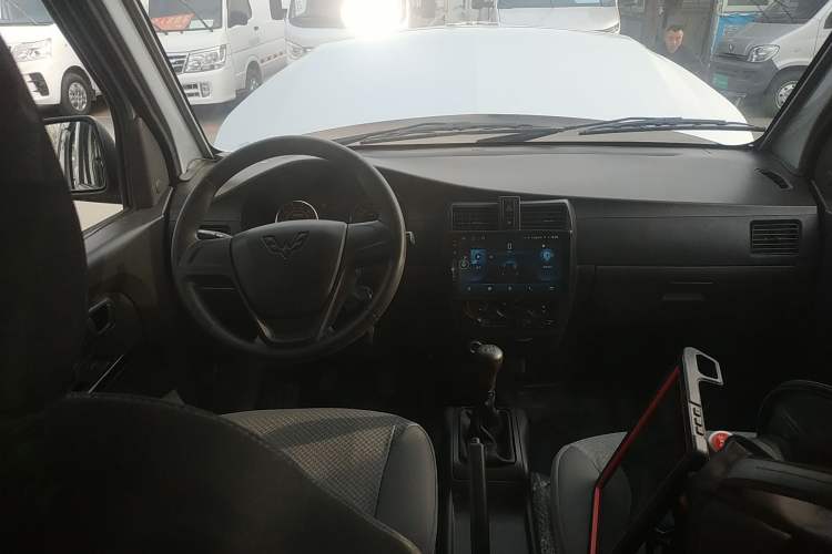 Used Wuling Rongguang 2021 1.5L Extended Standard-Size Enclosed Window Vehicle Power-Assist Version 2 Seats L3C Steering Wheel