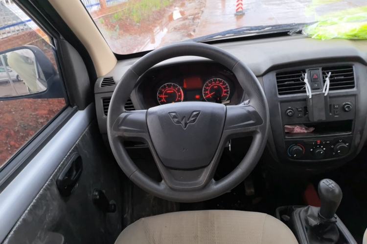 Used Wuling Rongguang 2021 1.2L S Base Model 5-Seater LSI Steering Wheel