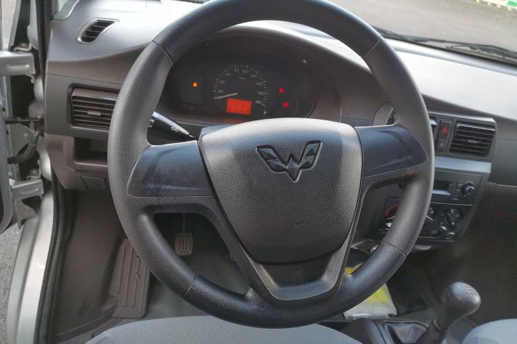 Used Wuling Rongguang 2021 1.5L Extended Basic Enclosed-Window Vehicle 2 Seats L3C Steering Wheel