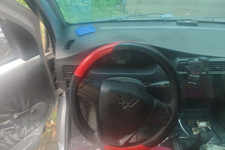 Used Wuling Rongguang 2021 1.5L Extended Basic Window-Sealed 5-Seat L3C Car Steering Wheel