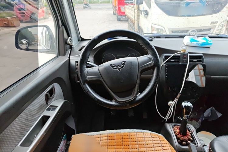 Used Wuling Rongguang 2021 1.5L Extended Standard Version with Air Conditioning – L3C Steering Wheel