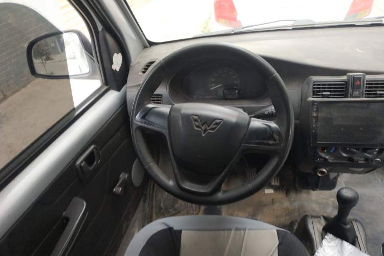 Used Wuling Rongguang 2021 1.5L Extended Basic Enclosed-Window Vehicle 2 Seats L3C Steering Wheel