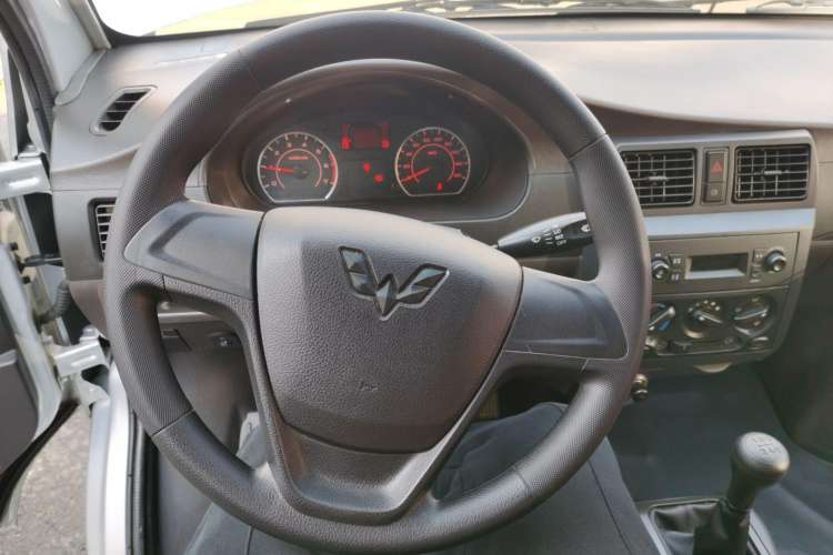 Used Wuling Rongguang 2021 1.5L Extended Standard Version with Air Conditioning – L3C Steering Wheel