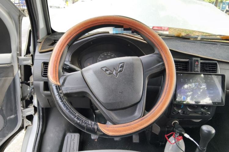 Used Wuling Rongguang 2021 1.5L Extended Standard-Size Window-Sealed Car Air-Conditioned Version 5 Seats L3C Steering Wheel