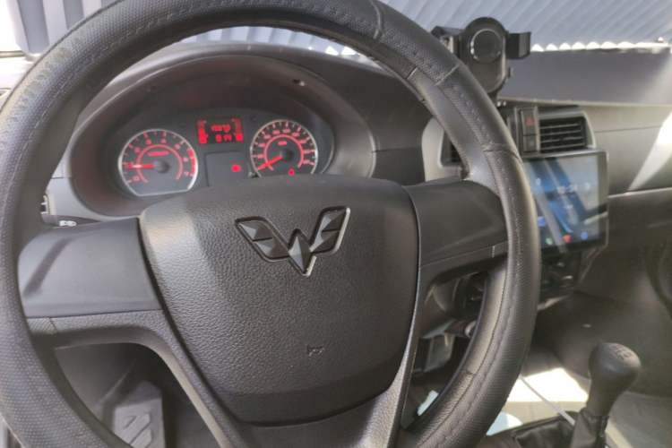 Used Wuling Rongguang 2021 1.5L Extended Standard Version with Air Conditioning – L3C Steering Wheel